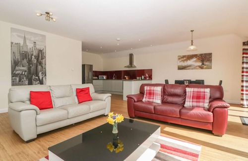 Queen Camel Cottage | RECTORY FARM VIEW, family friendly, with a garden in Queen Camel