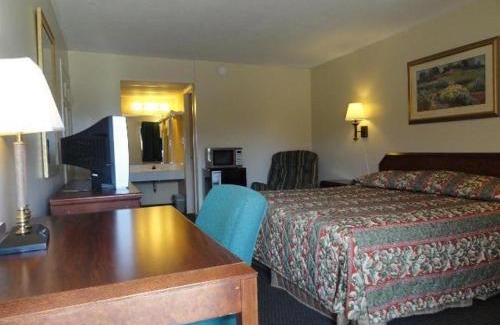 Terre Haute Hotel | Red Carpet Inn (formerly Royal Inn)