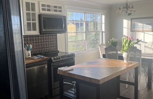 Digby County Cottage | Red Cliff Cottage - Beach Front