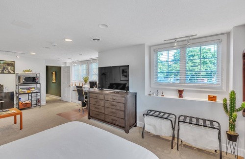 Victor Apartment | Red Fox Run Hideaway (1-Bedroom Apartment) by RedAwning