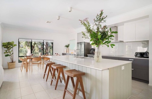 Red Hill South House | Red Hill Retreat - Pool Table, Wineries