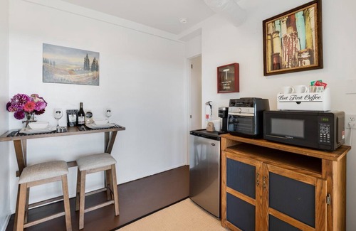Dundee Apartment | Red Hills Haven ~ Private Sauna Retreat
