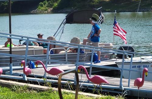 Lake Village House | Red Leaf Cottages