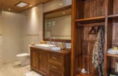 Kedewatan Villa | Red Lily Villa