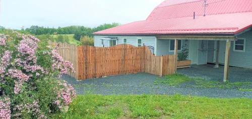Lunenburg House | Red Roof Bed & Breakfast