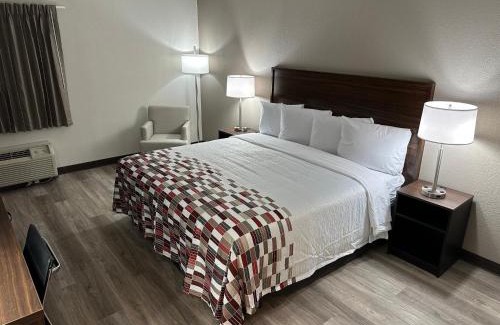 Spring Hill Hotel | Red Roof Inn Charleston - Dunbar