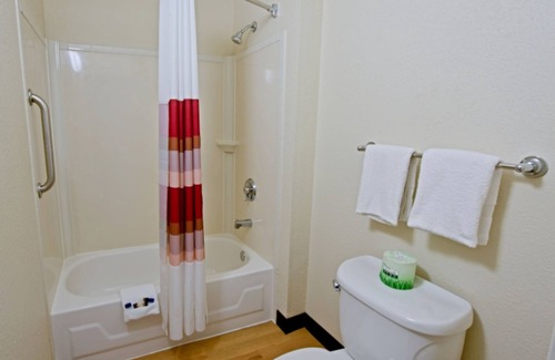 Hurricane Hotel | Red Roof Inn Charleston West - Hurricane, WV