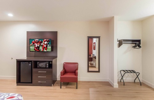 Barker Hotel | Red Roof Inn Houston - Willowbrook