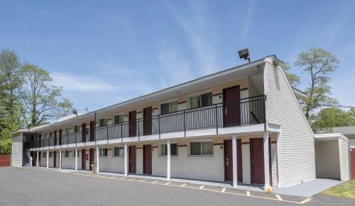Neptune City Hotel | Red Roof Inn Neptune - Jersey Shore