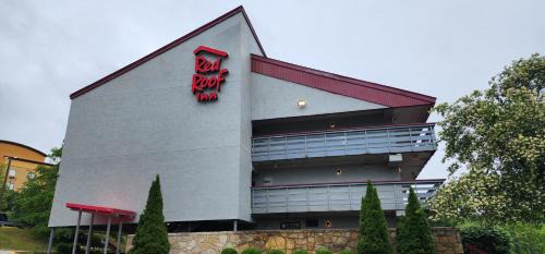 Monroeville Hotel | Red Roof Inn PLUS+ Pittsburgh East - Monroeville