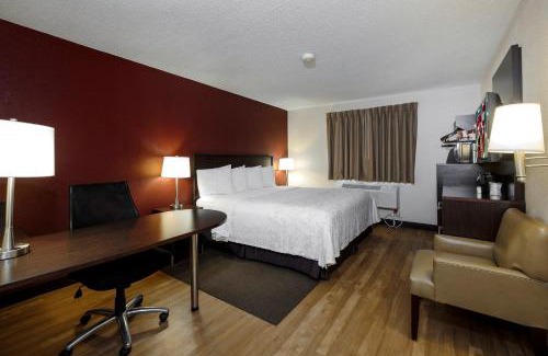 Whippleville Hotel | Red Roof Inn PLUS+ & Suites Malone