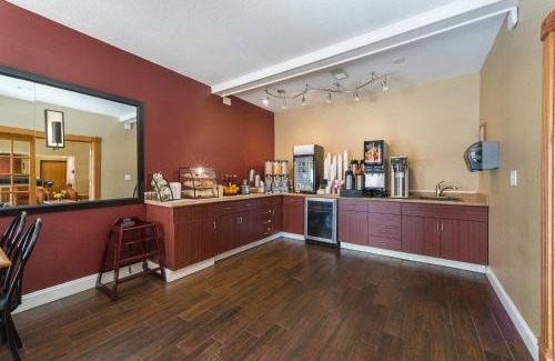 Troy Hotel | Red Roof Inn St Louis - Troy, IL