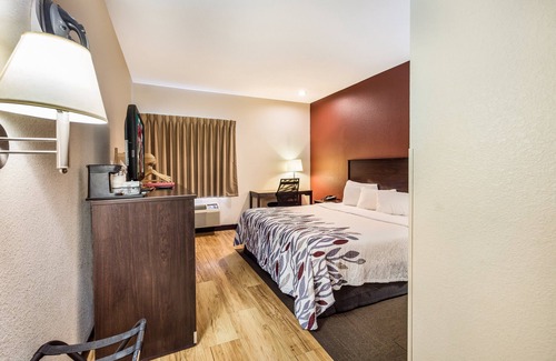 Troy Hotel | Red Roof Inn St Louis - Troy, IL