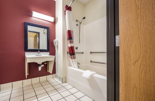 Troy Hotel | Red Roof Inn St Louis - Troy, IL