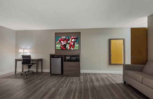 Landisville Hotel | Red Roof Inn & Suites Vineland - Buena