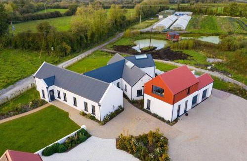 Portarlington Villa | Red Sheds Villa Portarlington