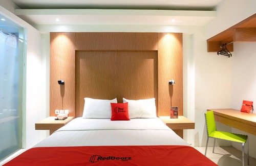 Bogor House | RedDoorz Apartment @ Bogor Valley