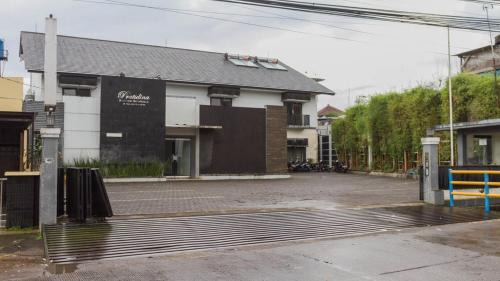 Bandung Hotel | RedDoorz @ Cikutra 3
