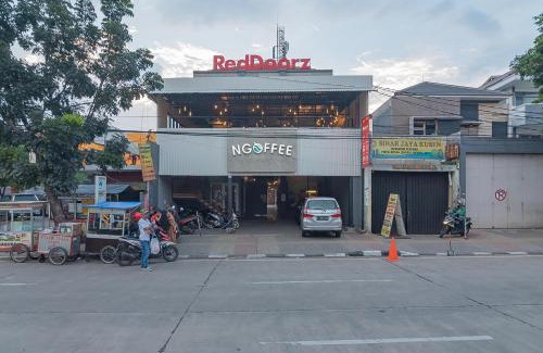 Bandung House | RedDoorz @ Kiaracondong