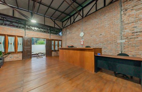 Kalimantan Hotel | RedDoorz near GOR Parenggean