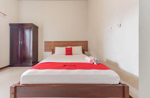 Borneo Hotel | RedDoorz near GOR Sempaja Samarinda