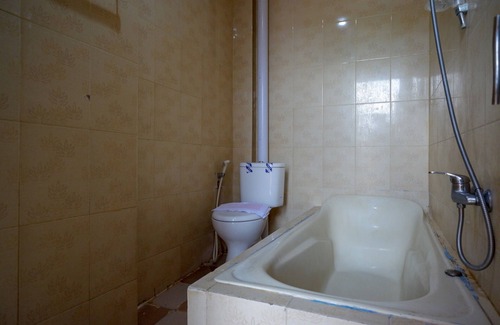 Pulupanda Hotel | RedDoorz near Kendari Beach 2