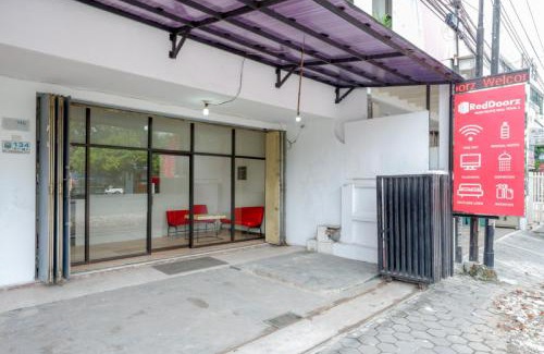 Tegal House | RedDoorz near Pacific Mall Tegal 2