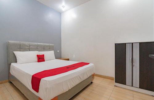 North Cirebon Hotel | RedDoorz near Prujakan Station Cirebon