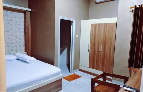 Kudus Hotel | RedDoorz near Simpang Tujuh Kudus