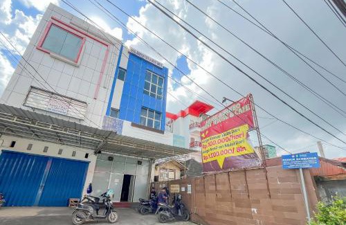 Banjarmasin Hotel | RedDoorz near Taman Kamboja Banjarmasin