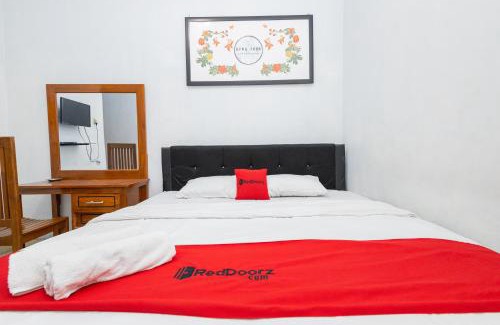 Sidomulyo Hotel | RedDoorz near Wisata Museum Angkut 3