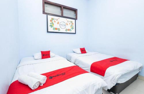 Sidomulyo Hotel | RedDoorz near Wisata Museum Angkut 3
