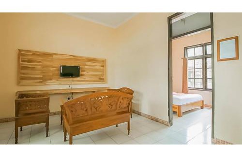 Pelabuhan Ratu Hotel | RedDoorz @ Pantai Pelabuhan Ratu 2