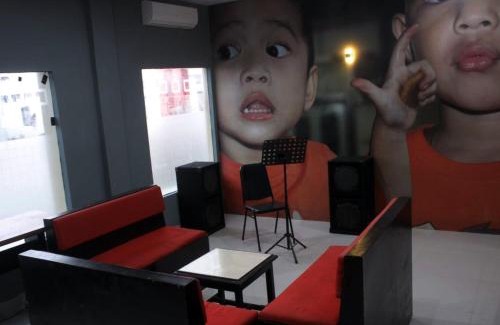 Sulawesi Hotel | RedDoorz @ Pasangkayu Mamuju Utara
