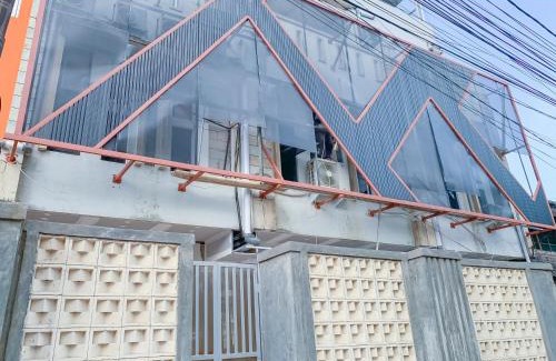 Astana Anyar Hotel | RedDoorz Plus at D San Residence Buah Batu