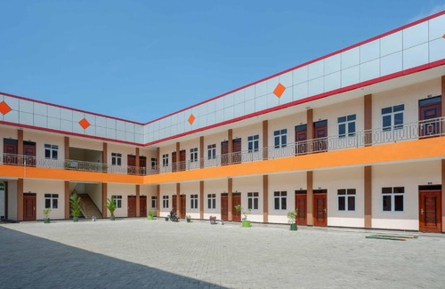 Pati Hotel | RedDoorz Plus @ Jl Pemuda Pati