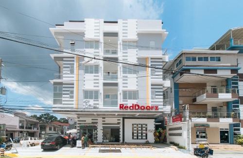 Olongapo Hotel | RedDoorz @ St. Catherine Residences Olongapo City