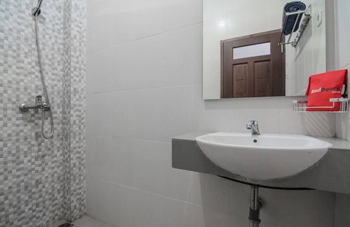 Balikpapan House | RedDoorz Syariah near Sepinggan Airport Balikpapan