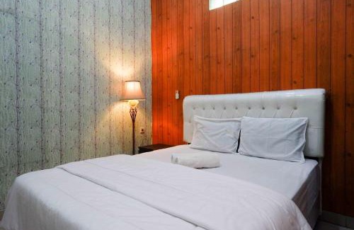Tegal Hotel | RedDoorz Syariah near RS Mitra Siaga