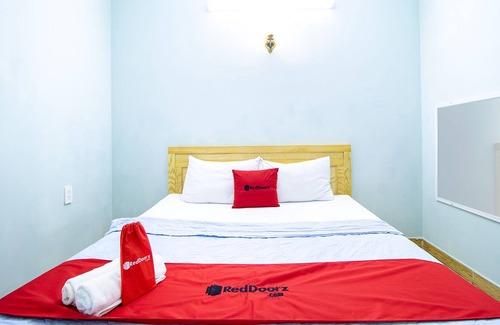 District 9 Hotel | RedDoorz Thien An Hotel Man Thien