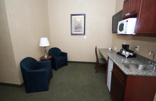 Clairmont Hotel | Redwood Inn & Suites
