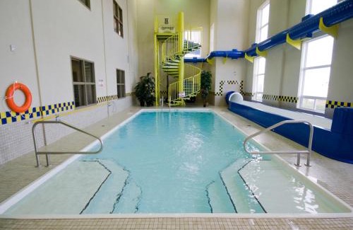 Clairmont Hotel | Redwood Inn & Suites