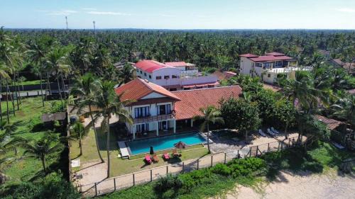 Pamunugama Villa | Reef Bungalow Private Villa, 6 bedrooms