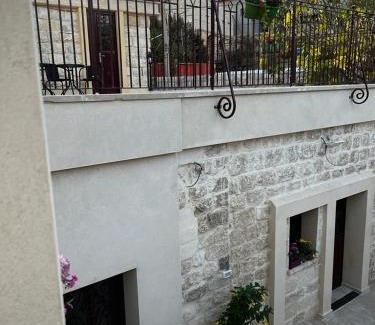 Old City Bed & Breakfast | Reeja art gallery