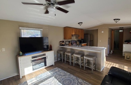 Hornbeak House | REELFOOT LAKE☆ Charming 2 BR Mobile home & adj. 1 BR cabin w/an awesome view!