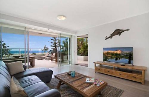 Coolangatta Apartment | reflections 202