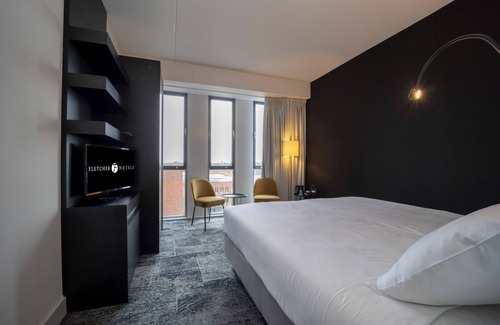 Municipality of Helmond Hotel | Refreshing Getaway with Swimming Pool, Game Room, and Relaxing Outdoor Spaces