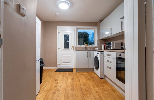 Bishopton Apartment | Refreshing Modern Apartment in Renfrewshire