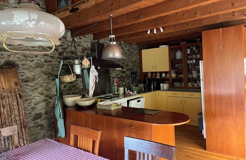 La Guingueta d'Aneu Cottage | Refugi Orfila, independent rural house, ideal for families.