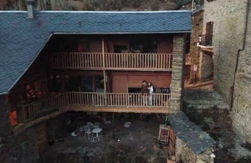 La Guingueta d'Aneu Cottage | Refugi Orfila, independent rural house, ideal for families.